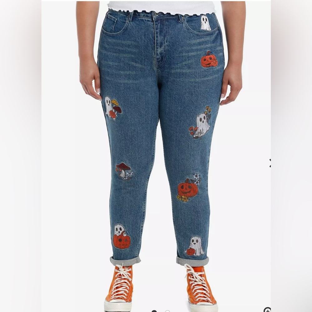 Autumn and Fable, ghost embroidered, Hot Topic Mom Jeans, 24